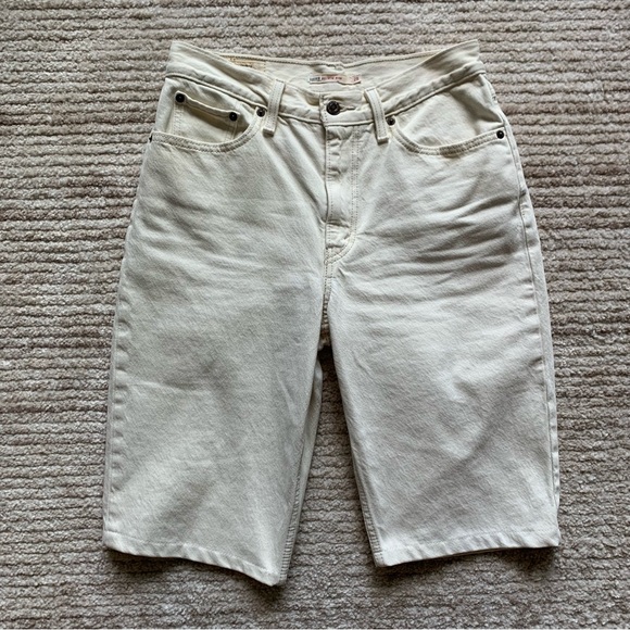 Levi’s 80s Mom Jean Bermuda Shorts Ecru 100% Cotton - Picture 1 of 5